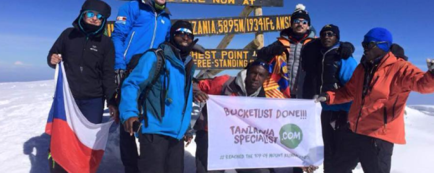 Au sommet du Kilimandjaro avec Tanzania Specialist - Tanzania Specialist