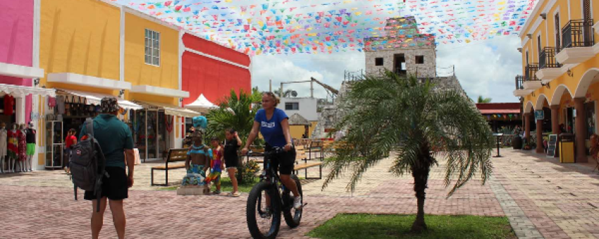 La place de Cozumel - ELECTRIC BIKE RENTAL