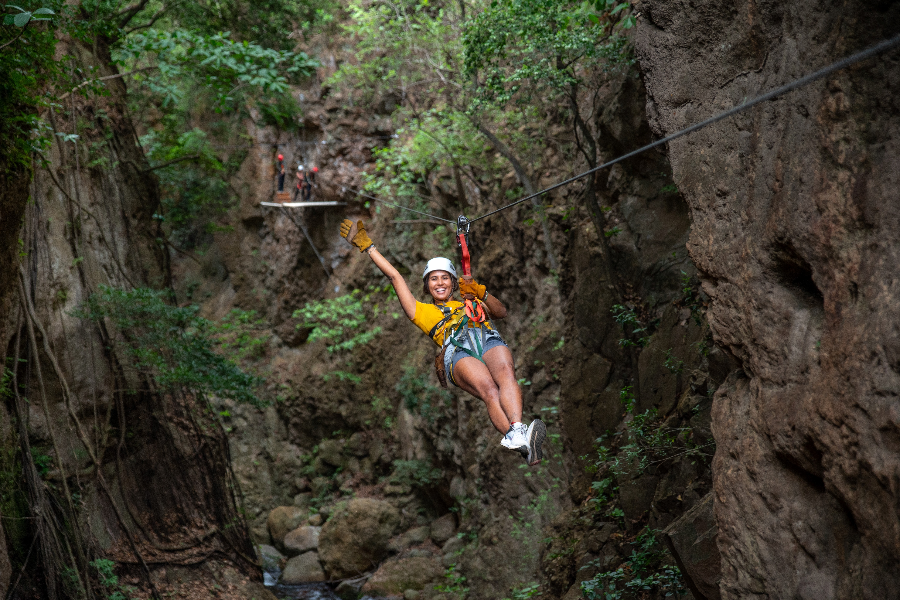 Canyon Canopy tour - Hacienda Guachipelin