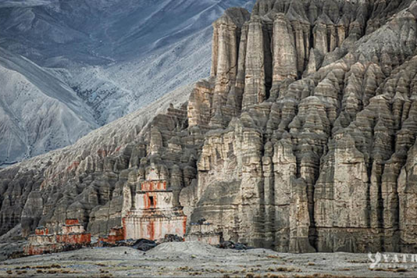 Explorerez des grottes mystères, des forteresses de Dzong et des gombas (monastères), qui ont été construits durant les 11ème siècles - @yatritrekking