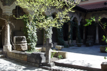Cloitre du Mona - ©When in Bucharest