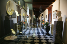 La grande galerie du Musée Napoléon  au château de la Pommerie situé entre Bergerac Périgueux et Sarlat en Périgord. - Musée Napoléon