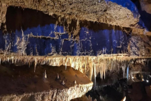 Nos concrétions, les stalagmites et les stalagtites. - ©Grotte de Tourtoirac