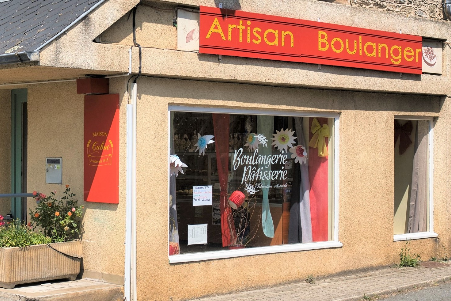 camping l'Amitié au bord de l'eau àTrébas Tarn-commerces boulangerie à 100m du camping l'amitié Trébas - camping l'amitié au bord de l'eau à Trébas Tarn