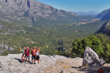 Excursion au Mont Tiscali, montagne en Sardaigne - ©Orosei Adventours
