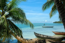 Plage de la côte Ouest de Sainte Marie. Lieu préservé du tourisme de masse. - Art.Wan