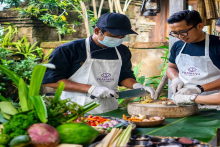 Mejakanan Di Paon Bali - Mejakanan Di Paon Bali