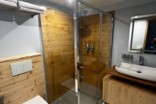 Salle de bain Chambre Carnuta 201 - ©9 Wagram SAS