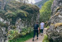 Easy Hike to the lake - Velkommen Norway