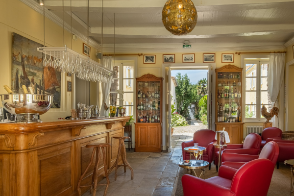 Le Bar 1721 - La Baronnie Hôtel & Spa