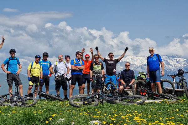 Bigger bike groups - no problem! Soča valley mountain bike trails are suitable for all levels of riders. - @dksport.si