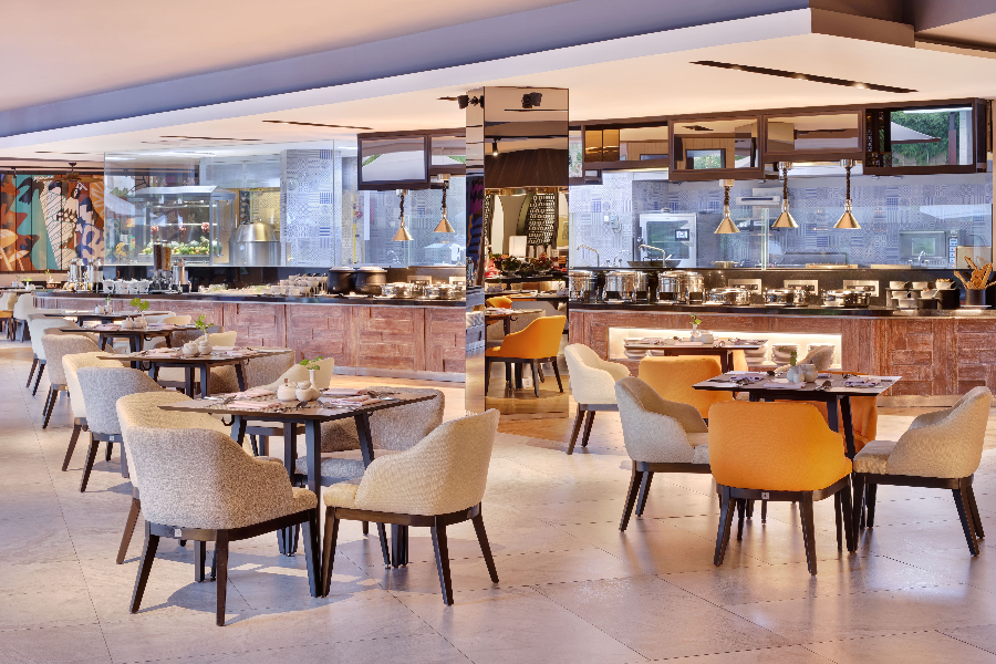 Batur Restaurant - Grand Mercure Bali Seminyak