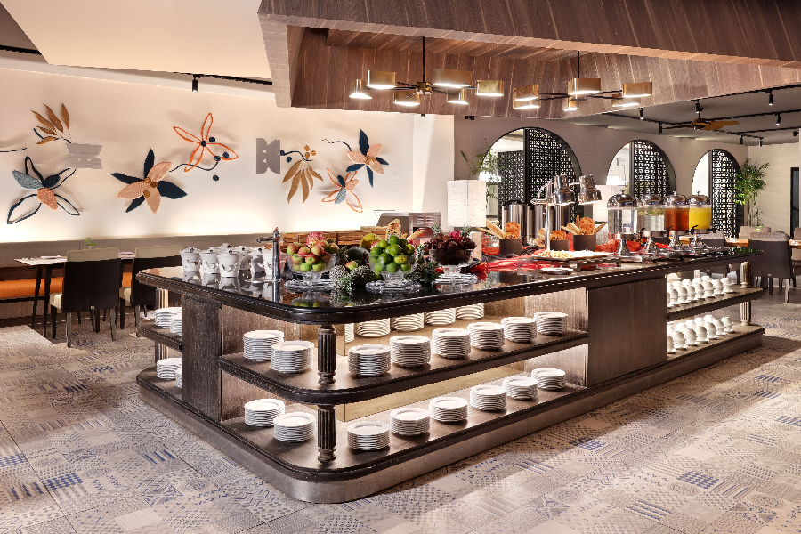 Batur Restaurant - Grand Mercure Bali Seminyak
