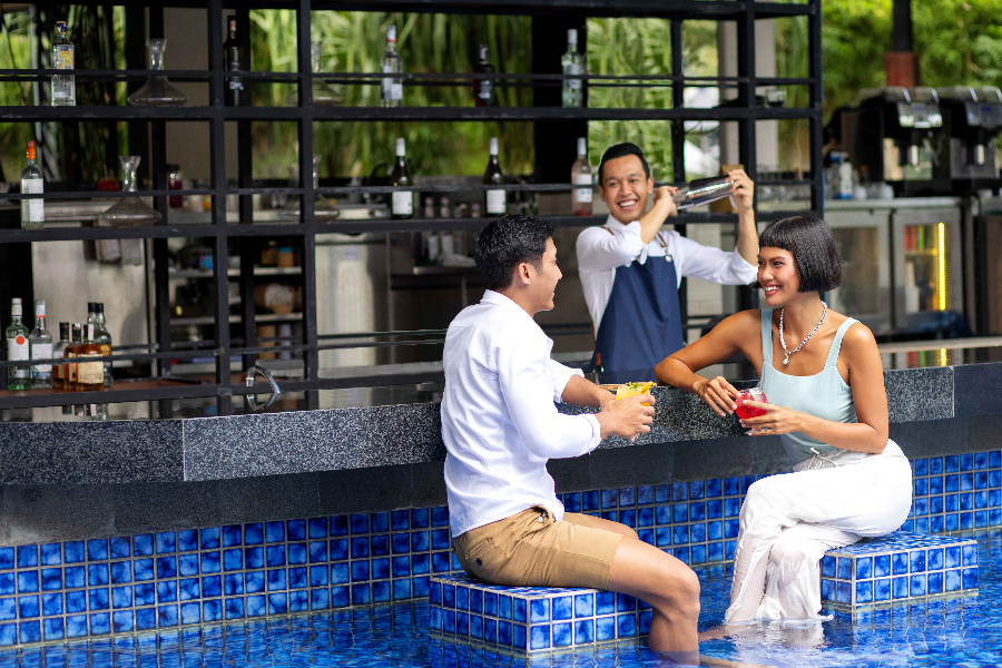 Lagoon Bar - Grand Mercure Bali Seminyak