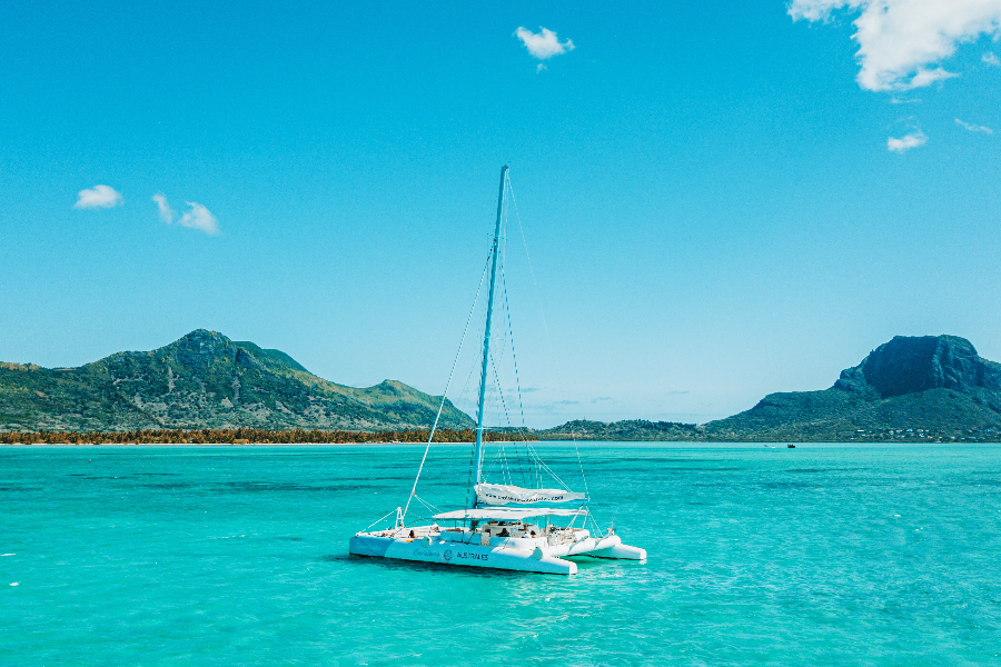 Croisières Australes - Croisière au Sud Ouest - Vue sur l'ile aux Bénitiers - Croisières Australes