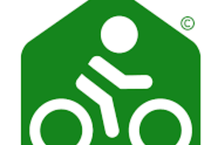 label Accueil Vélo à Camping l'Amitié au bord de l'eau à Trébas-Tarn, la Vallée du Tarn, proche Gorges du Tarn, 30 km d'Albi - camping l'Amitié au bord de l'eau à Trébas-Tarn