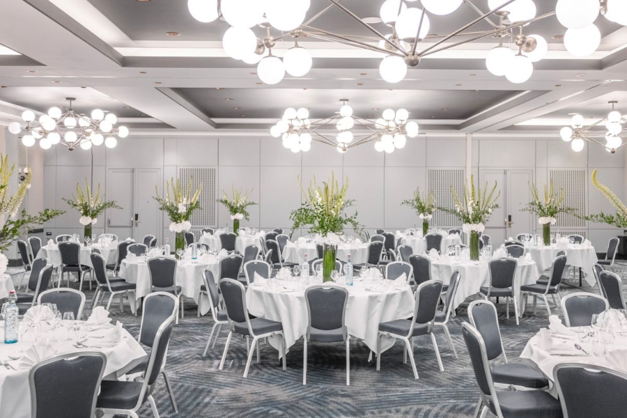 largest meeting room 400 people - marriott brussels