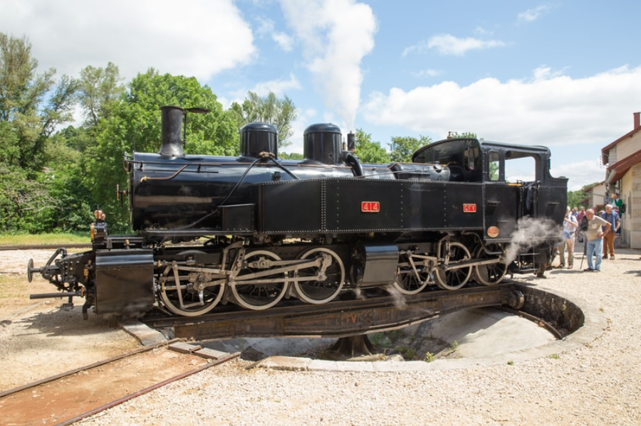 Retournement de la  locomotive Mallet 414 en gare de Lamastre - S. Bridot