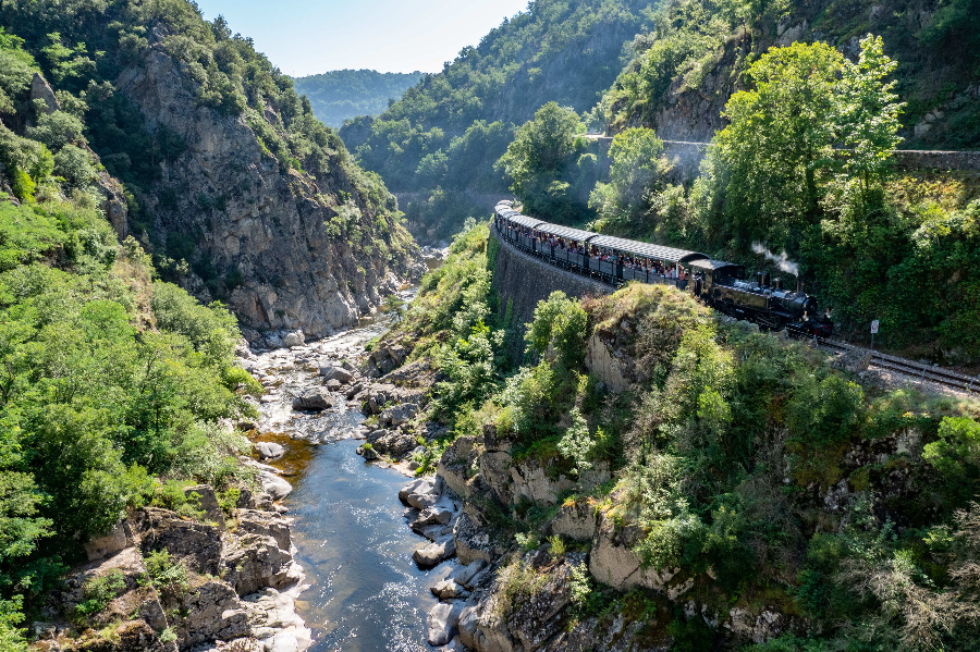 Train Vapeur dans les Gorges du Doux - P. Villecourt