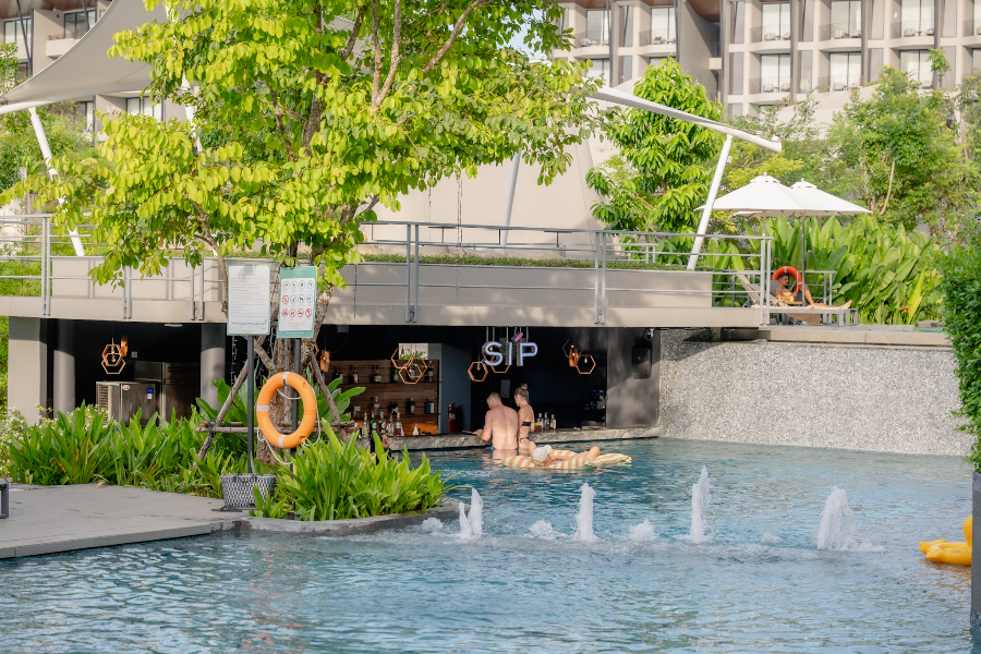 Sip pool bar - Sip pool bar
