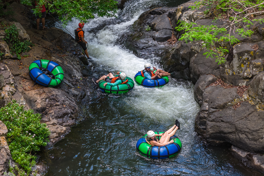 Tubing sur la rivière Rio Negro - Hacienda Guachipelin