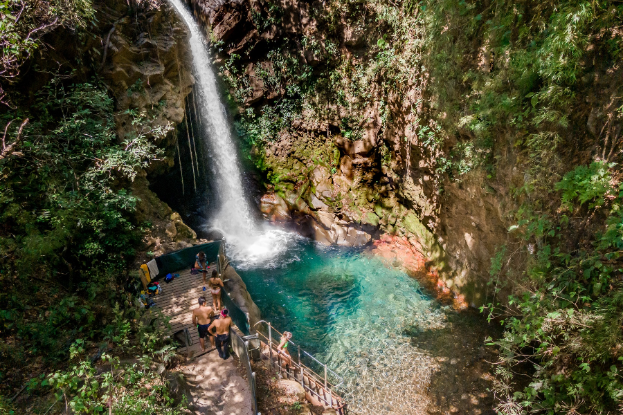 Cascade Oropéndola. - Hacienda Guachipelin