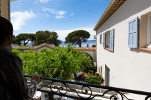 chambre familiale patio - le Provençal