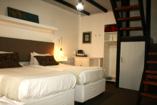 Family room, sleep 4 with private bathroom and coffee & tea - Copyright