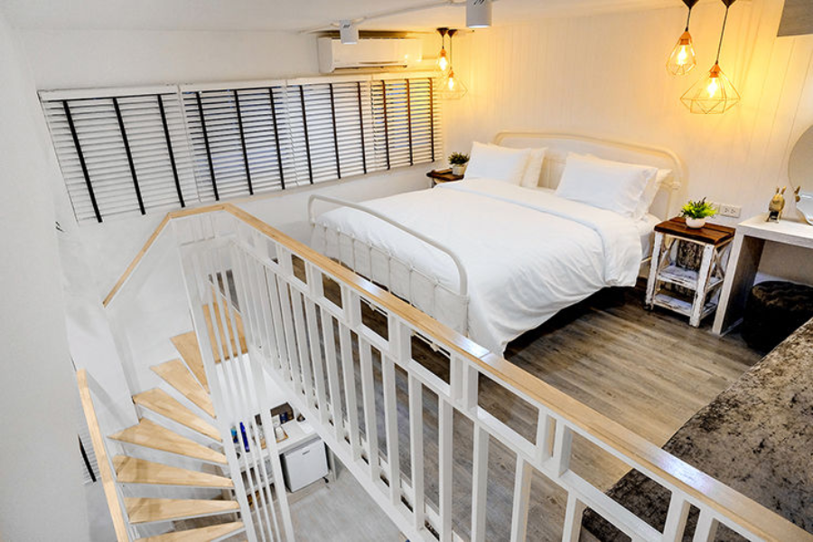 HIDE AND SEEK BOUTIQUE HOMETEL