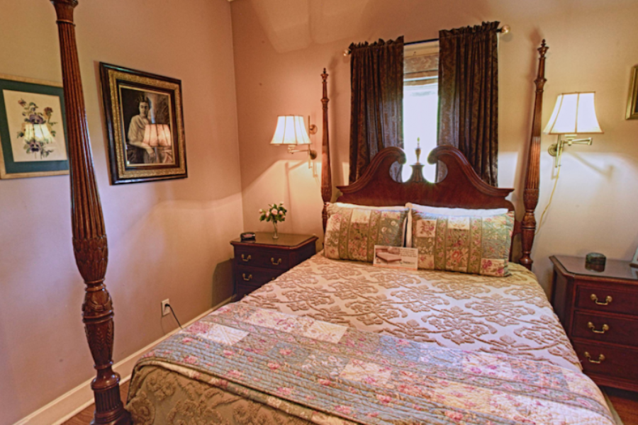 OAK ALLEY PLANTATION INN