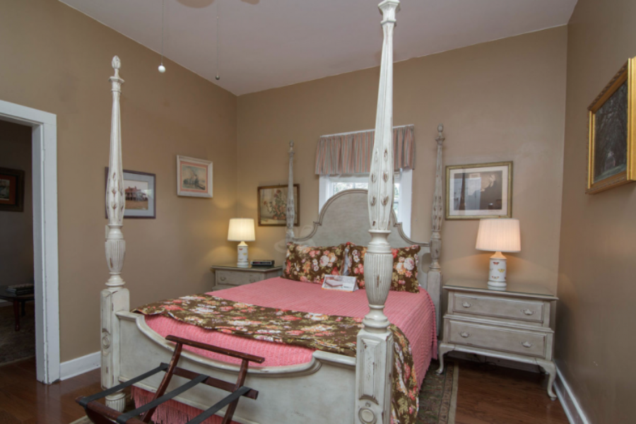 OAK ALLEY PLANTATION INN