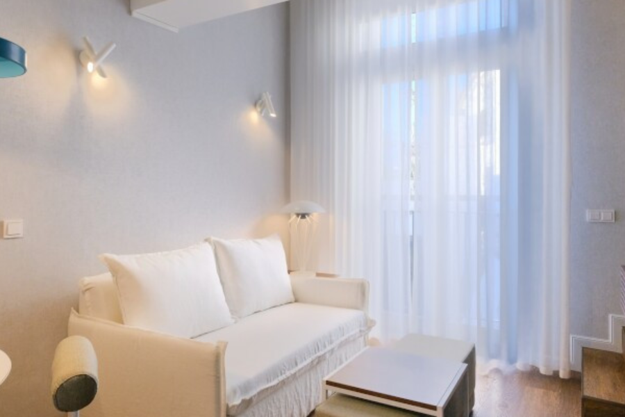 MOURA SUITES HOTEL