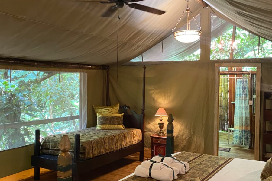 Kippling tent inside - @colinasecreta