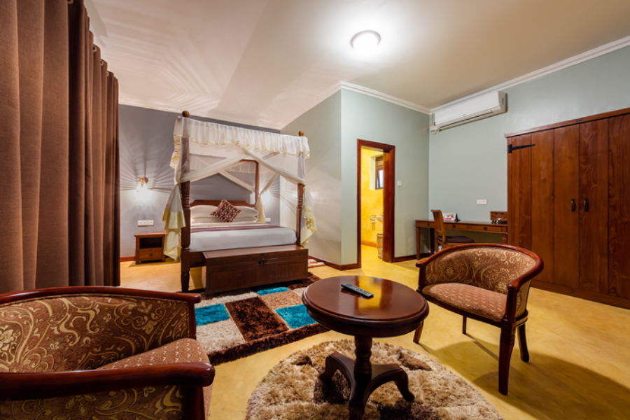 EMBURARA FARM LODGE