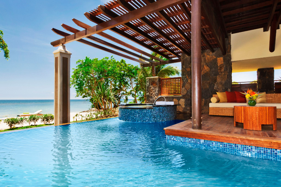 Luxury Beachfront Pool Suite - Le Jadis