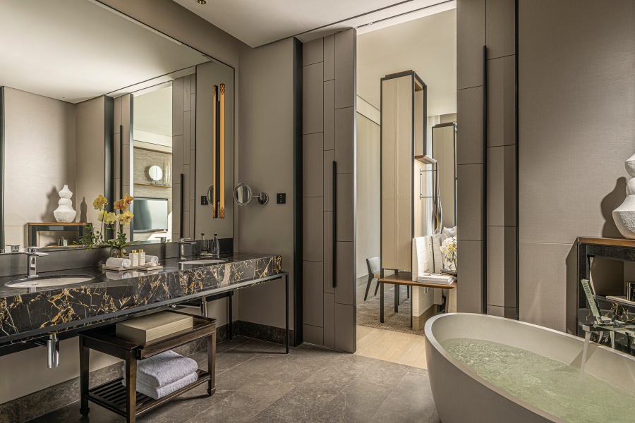 Spa-like Bathtub - yes