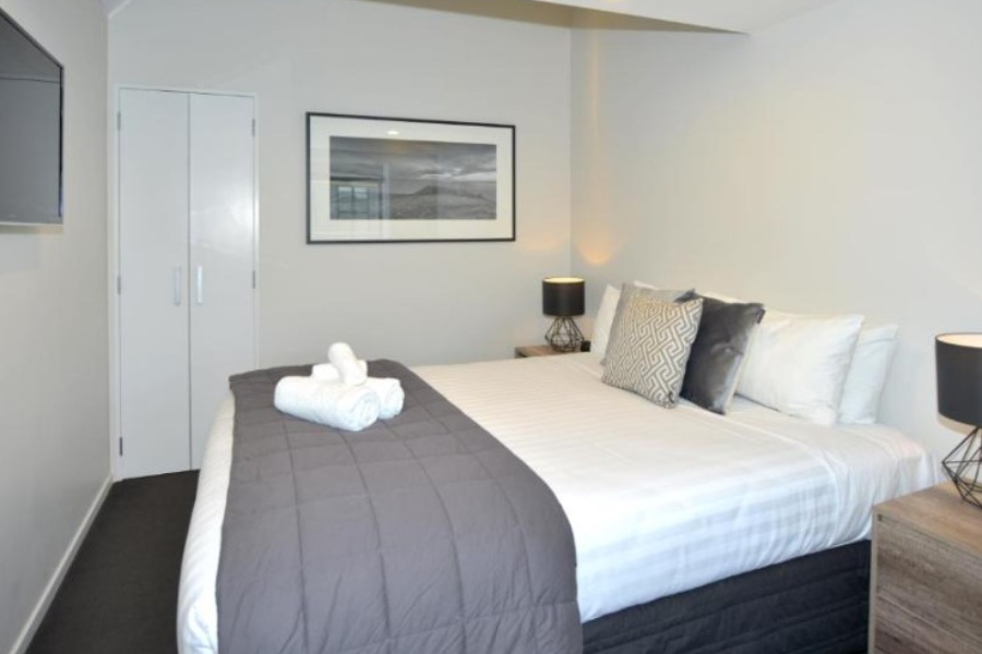 SOUTHWARK HOTEL AND APARTMENTS