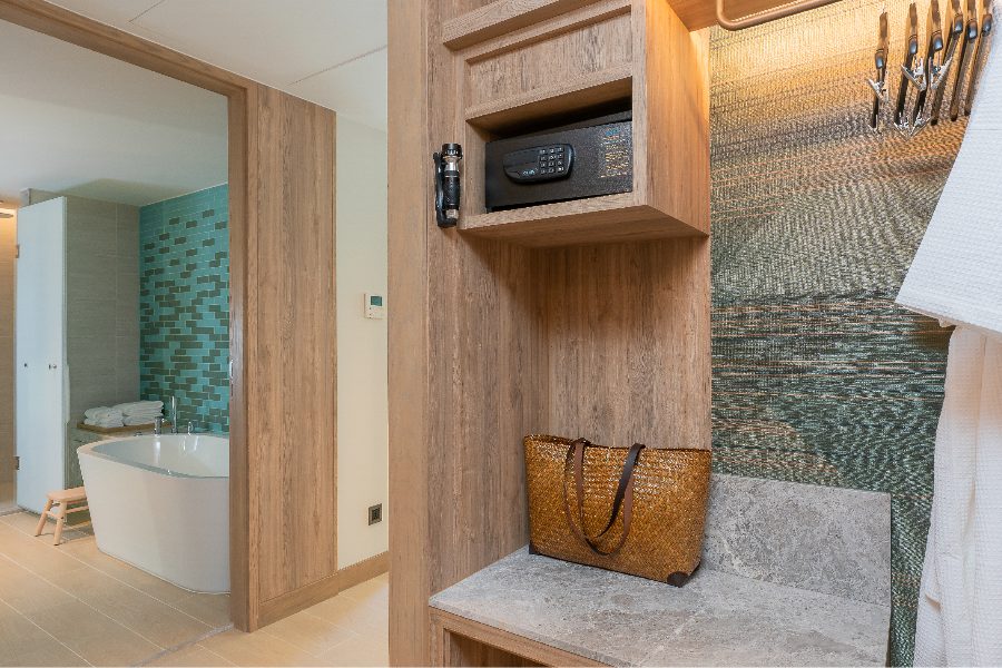 King 1 Bunk Bed Kids Theme Playground Access - Bathroom - Holiday Inn Resort Samui Bophut Beach