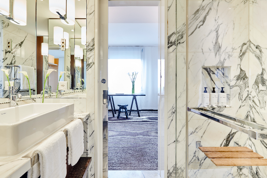 Bathroom Junior Suite - InterContinental Genève