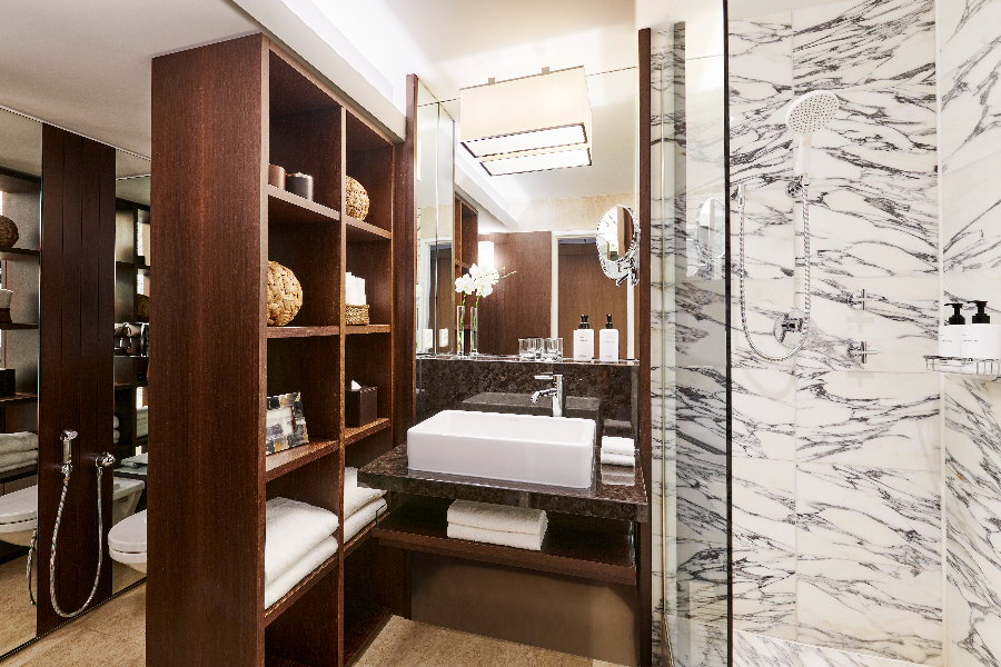 Bathroom Suite One Bedroom - InterContinental Genève