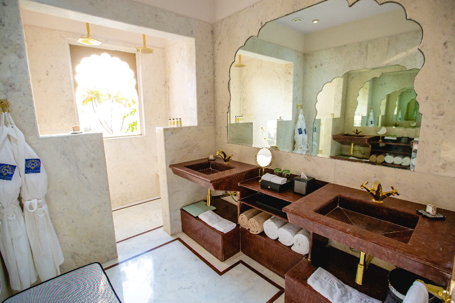 Heritage Villa Suite - offers big spacious bathroom with all modern features