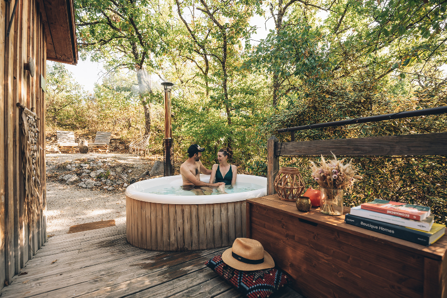 cabane_spa_dans_les_arbres_occitanie - pella_roca_cabane_spa
