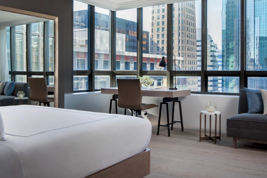 THE MARQUETTE HOTEL CURIO COLLECTION BY HILTON