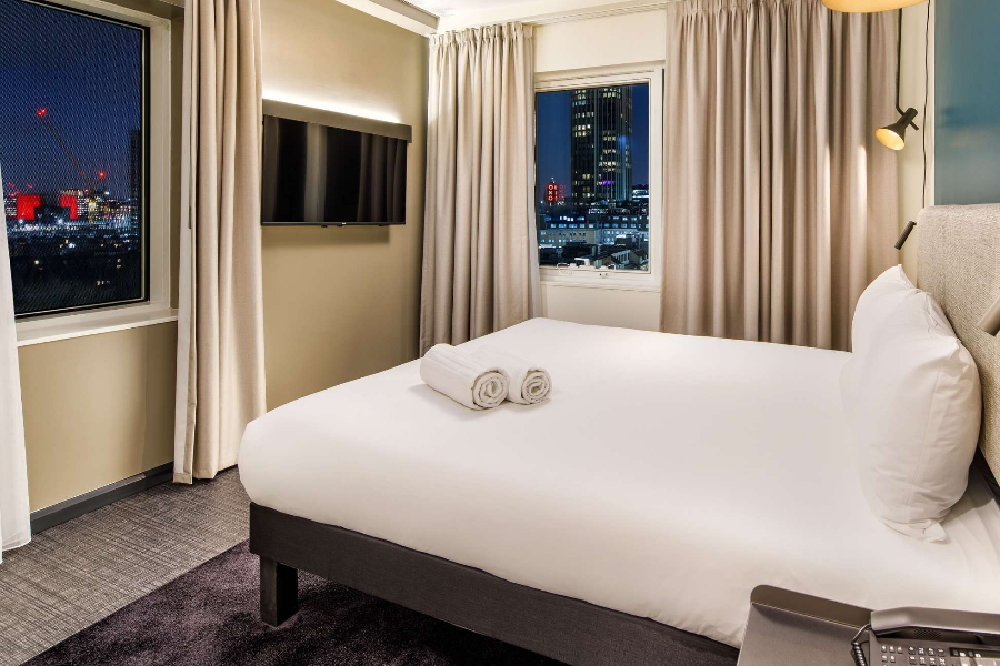 Chambre double vue sur la ville - Accor