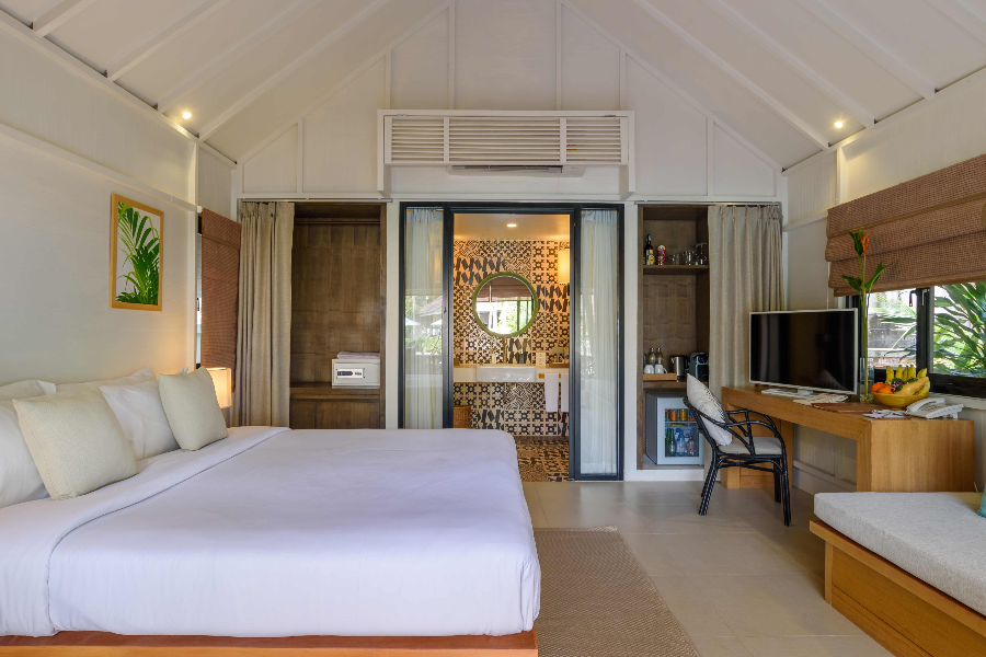 Villa Garden View Bedroom - Paradise Beach Resort Samui