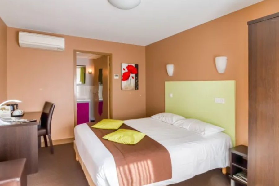 LE MANOIR DES CÈDRES