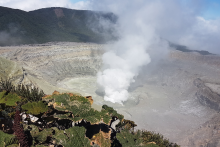 Le volcan Poas est un volcan actif et l'un des plus grands cratères du monde - TACACORI EcoLodge
