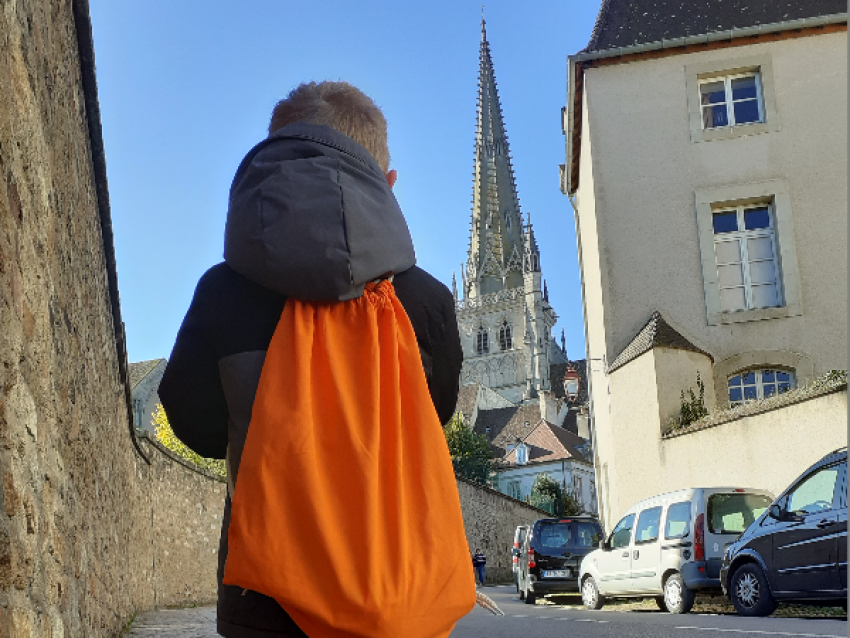 A la Chasse aux monstres avec le kit à louer à l'Office de Tourisme du Grand Autunois Morvan - ©Melanie Bouthiere