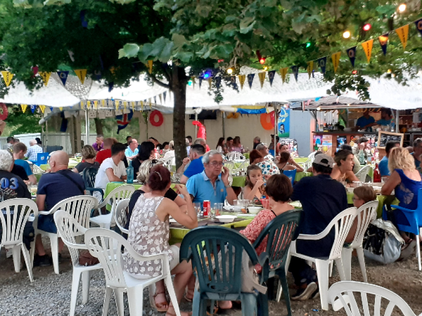 camping l'Amitié au bord de l'eau à Trébas TARN-Restaurant La Guinguette - camping l'Amitié au bord de l'eau à Trébas