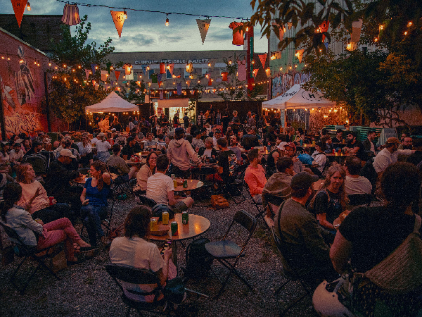 L'Amour et la Mousse : Le Beergarden d'Hochelaga - Camille Gladu-Drouin